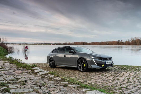 Обзор 360-сильного гибридного универсала Peugeot 508 SW PSE