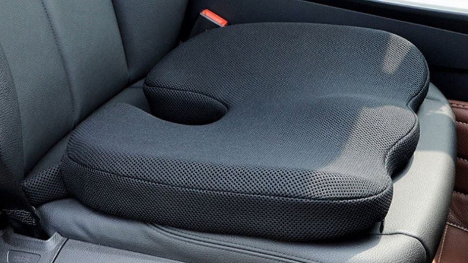 Выбираем ортопедическую подушку на сиденье автомобиля