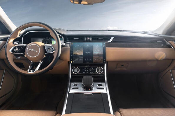 Обзор Jaguar XF Sportbrake: британский универсал после обновления фото 5