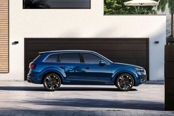 Обзор Audi Q7 2024: обновленный высокотехнологичный кросс фото 3