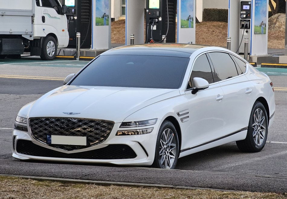 Genesis G80 2023: обновленный корейский премиум-седан стал еще ярче