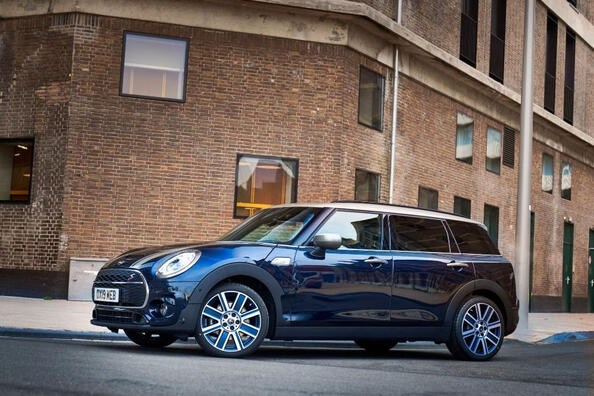 Обзор обновленного MINI Clubman: больше стиля и комфорта