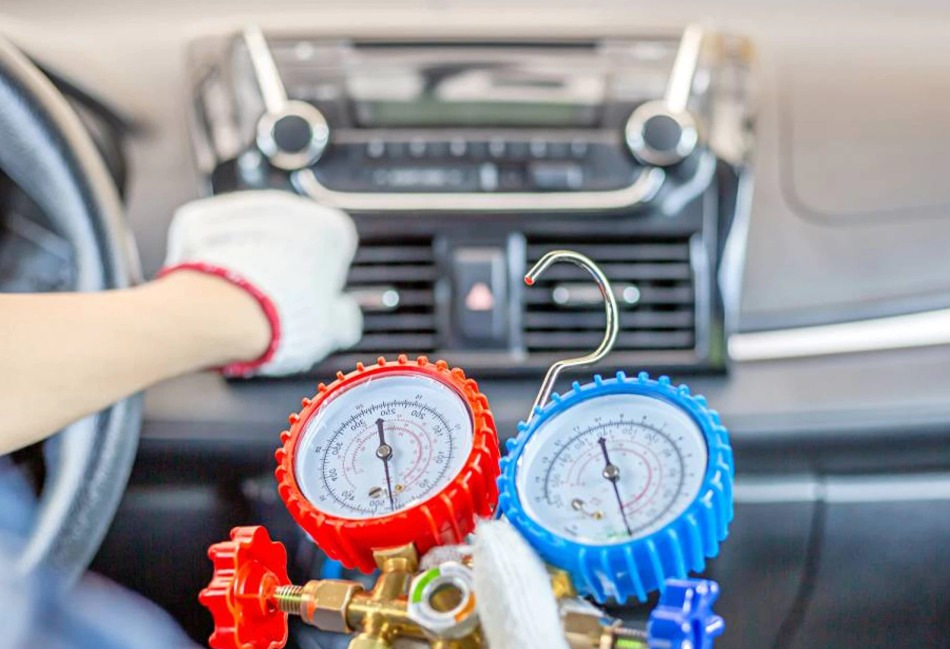 Как понять, что нужно заправить кондиционер в автомобиле?