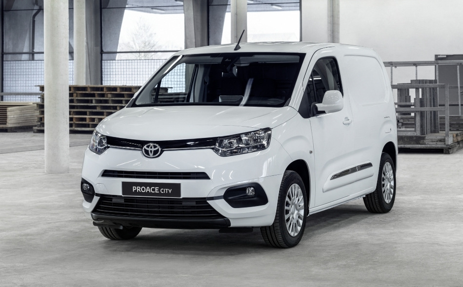Обзор компактного фургона Toyota Proace City Van