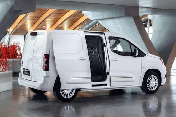 Обзор компактного фургона Toyota Proace City Van фото 3