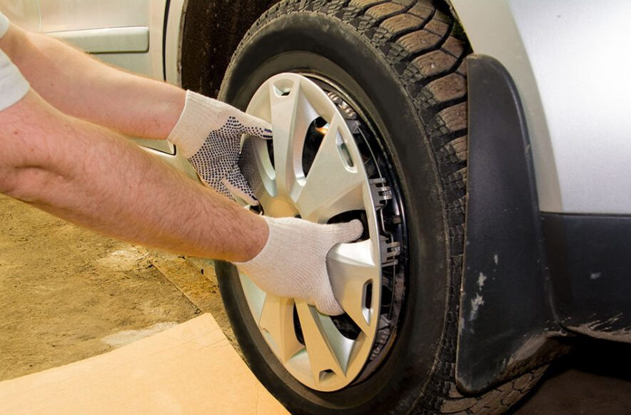 Как установить колпаки на колеса автомобиля?