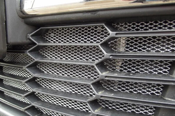 Сетка в радиаторной решетке: зачем она нужна