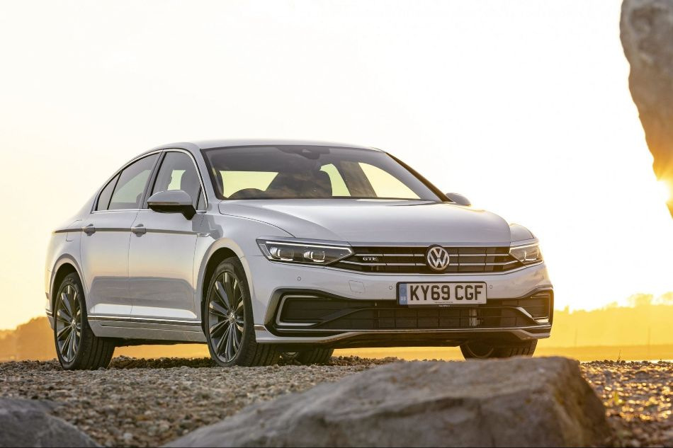 Volkswagen Passat GTE: обзор гибридного седана