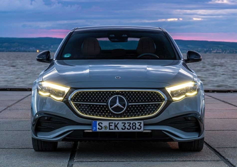 Обзор Mercedes-Benz E-Class 2023: новое измерение роскоши