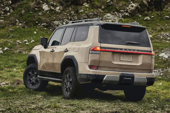Lexus GX 2023: новое поколение внедорожника класса люкс фото 3