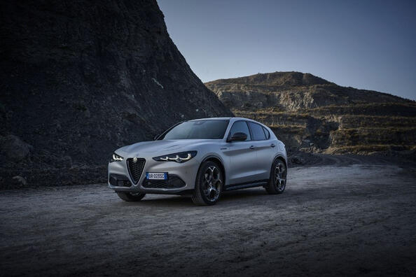 Обзор обновленного итальянского кроссовера Alfa Romeo Stelvio