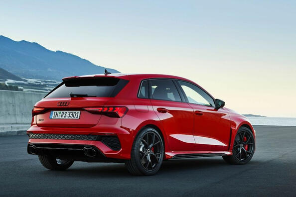 Обзор Audi RS 3 Sportback: мощный и спортивный хэтчбек фото 3