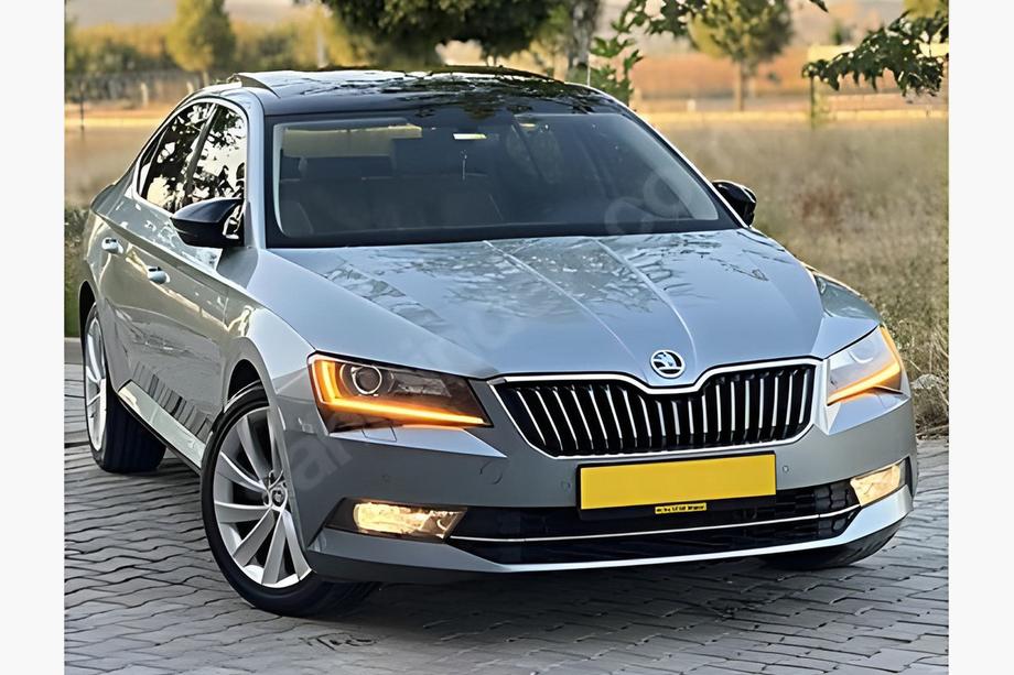 Skoda Superb 2015-2024 гг. Накладки на Зеркала BMW-Style (2 шт) Фото 5