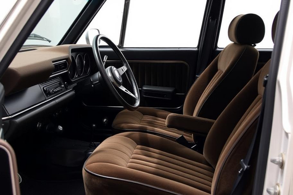 Как и чем почистить велюровый салон автомобиля?