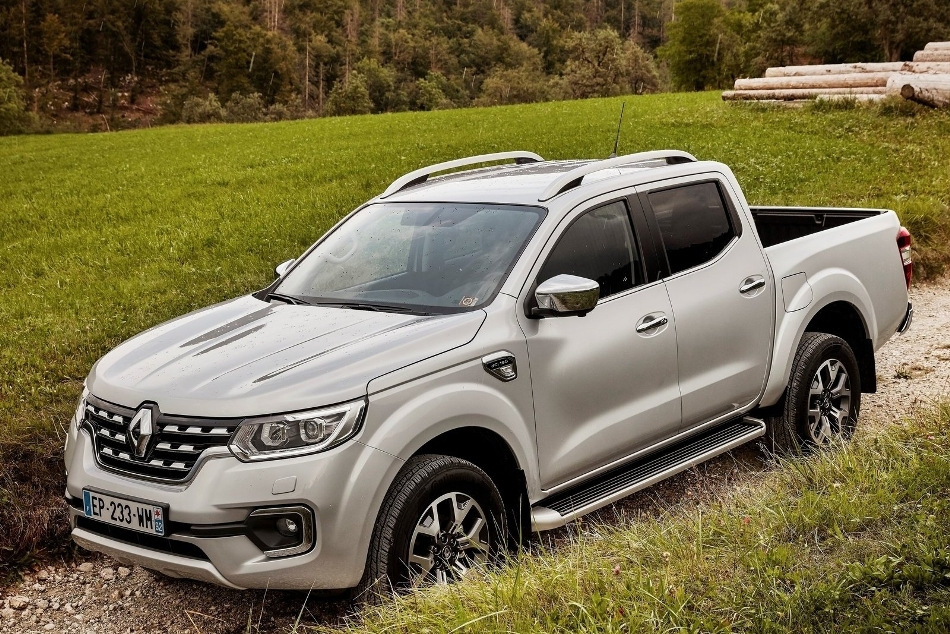 Обзор Renault Alaskan: надежный пикап для работы и отдыха