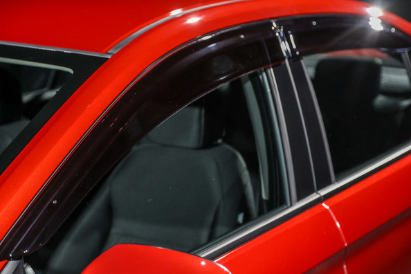 Ветровики на автомобильных окнах: плюсы и минусы