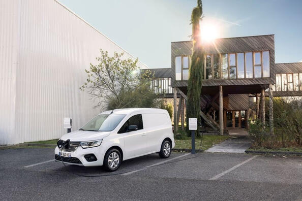 Обзор электрического фургона Renault Kangoo Van E-Tech