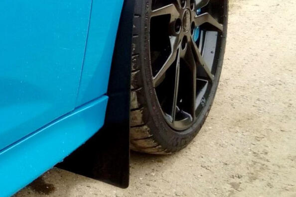 Резиновые или полиуретановые брызговики: что лучше выбрать?