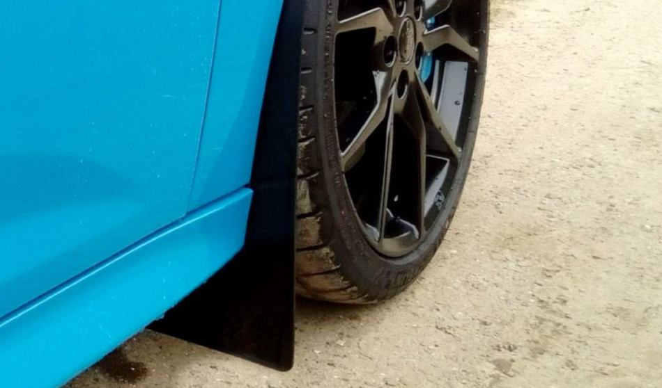 Резиновые или полиуретановые брызговики: что лучше выбрать?