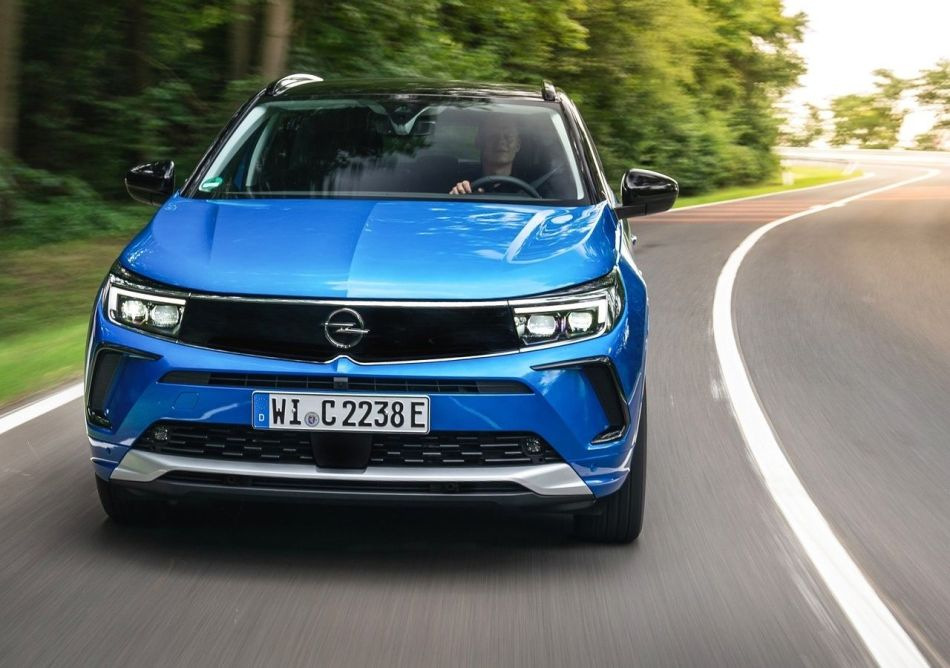 Opel Grandland: обзор обновленного кроссовера