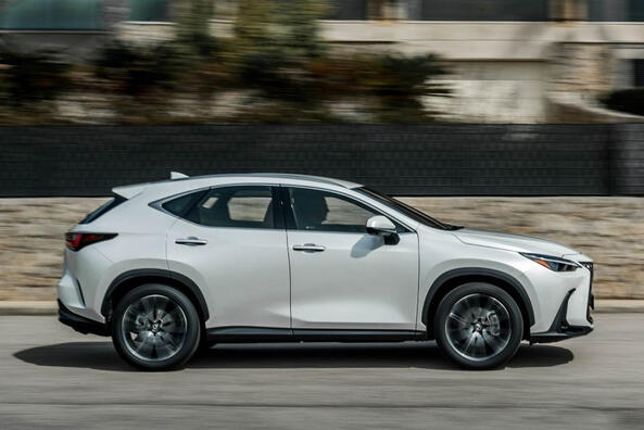 Обзор Lexus NX II поколения: сочетание спортивности и комфорта фото 3