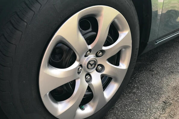 Зачем нужны колпаки на колесах?