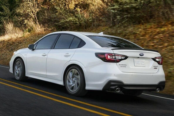 Subaru Legacy 2022: обзор обновленного седана VII поколения фото 3