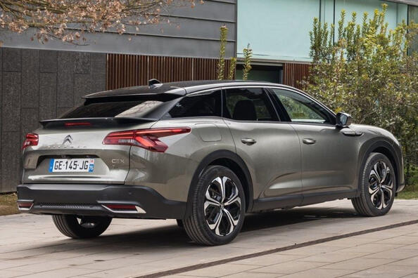 Citroen C5 X: новый взгляд на комфорт и дизайн фото 4