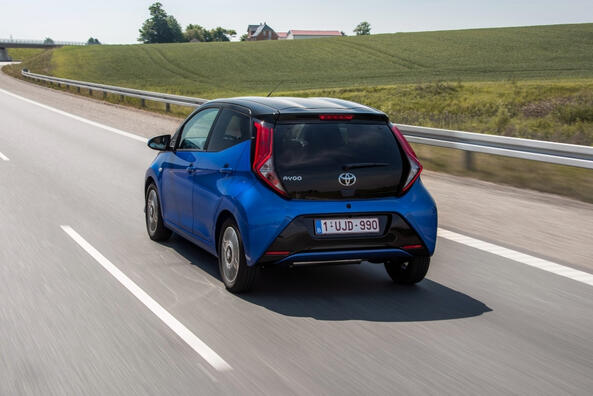 Обзор рестайлинга Toyota Aygo второго поколения фото 4