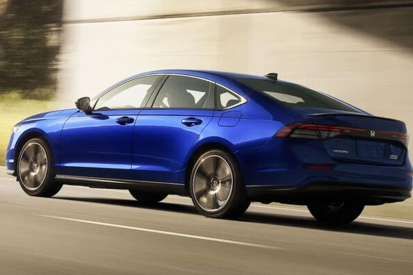 Обзор седана Honda Accord одиннадцатого поколения фото 2