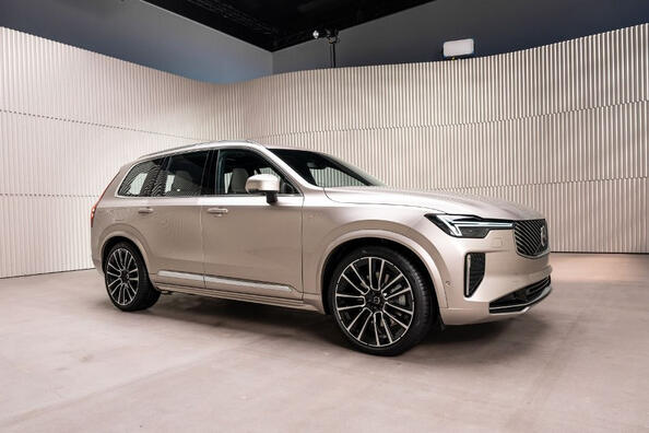 Обзор обновленного Volvo XC90 второго поколения 2025 года фото 3