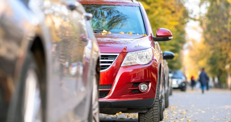 Хранение автомобиля под открытым небом: опасно ли это?