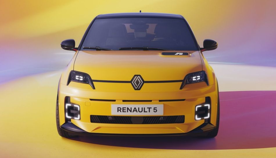 Обзор субкомпактного электромобиля Renault 5 E-Tech 2024
