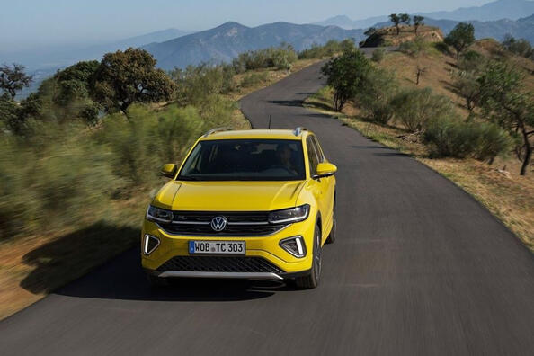 Volkswagen T-Cross первого поколения: фейслифт 2023 года фото 3