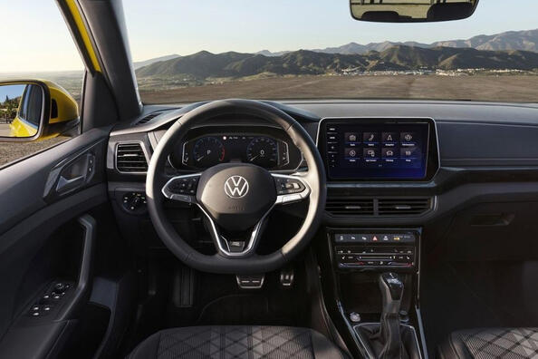 Volkswagen T-Cross первого поколения: фейслифт 2023 года фото 6