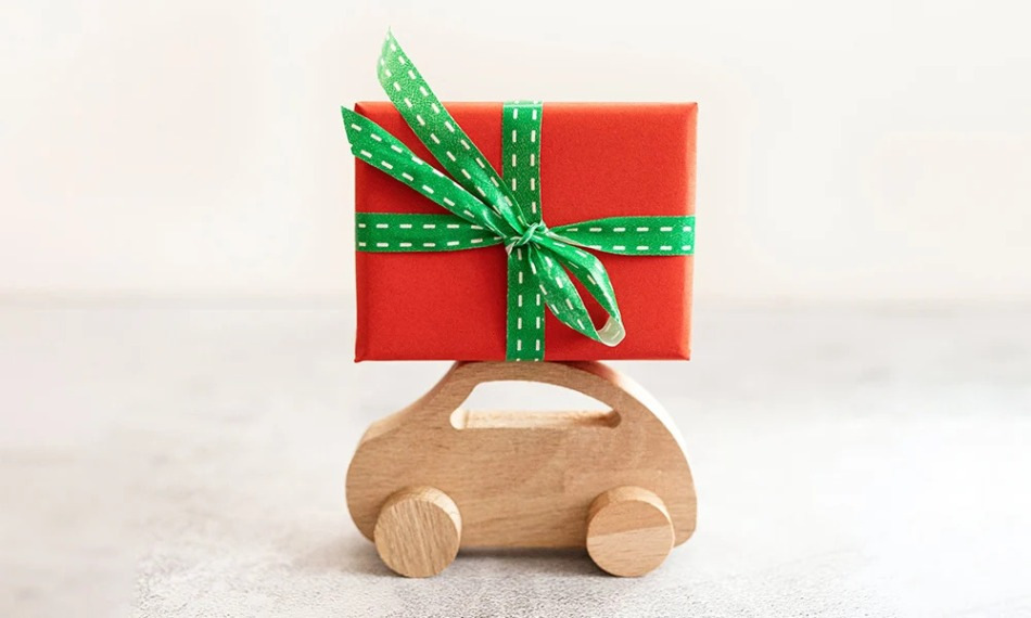 Что подарить водителю на День автомобилиста: идеи подарков, которые точно порадуют