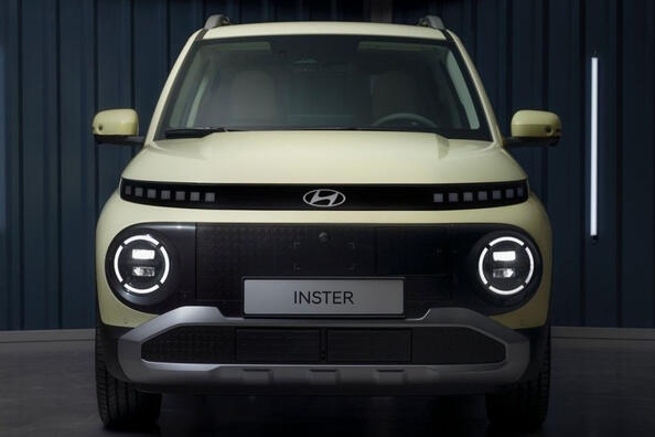 Обзор электрического субкомпактного кроссовера Hyundai Inster