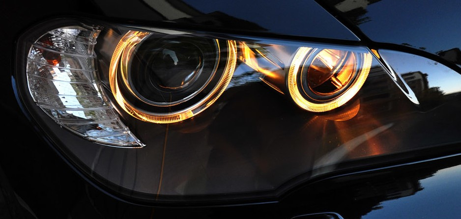 Би-линзы в автомобиле: что это и в чем их преимущество?