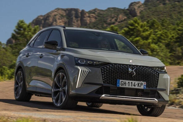 Обзор кроссовера DS 7: переосмысленная элегантность и технологичность