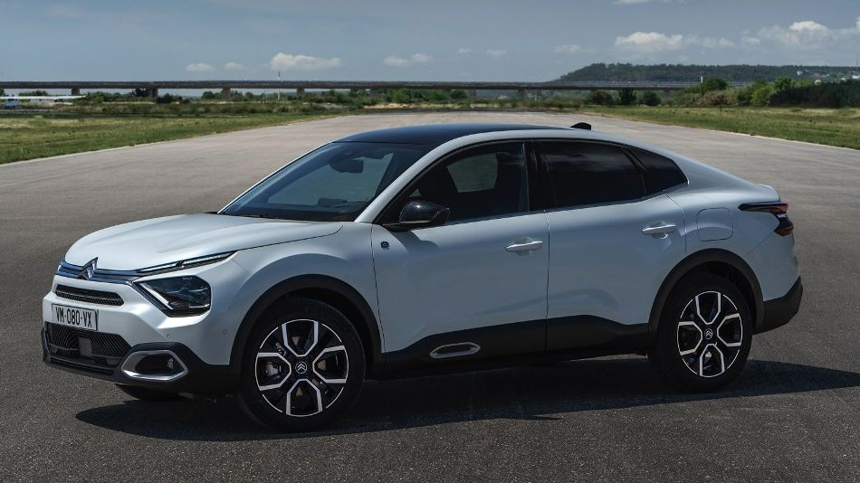 Обзор электрического фастбека Citroen e-C4 X