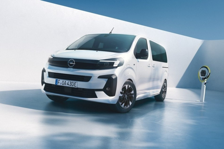 Обзор электрического минивэна Opel Zafira Electric 2024