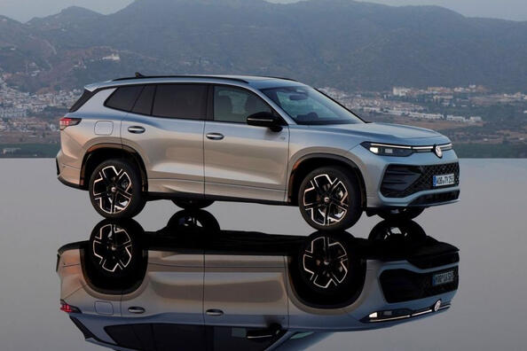 Обзор Volkswagen Tayron второго поколения 2024 года фото 2
