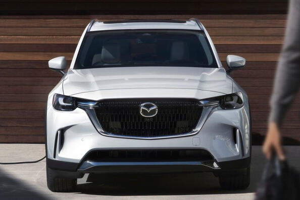 Обзор полноразмерного флагманского кроссовера Mazda CX-90