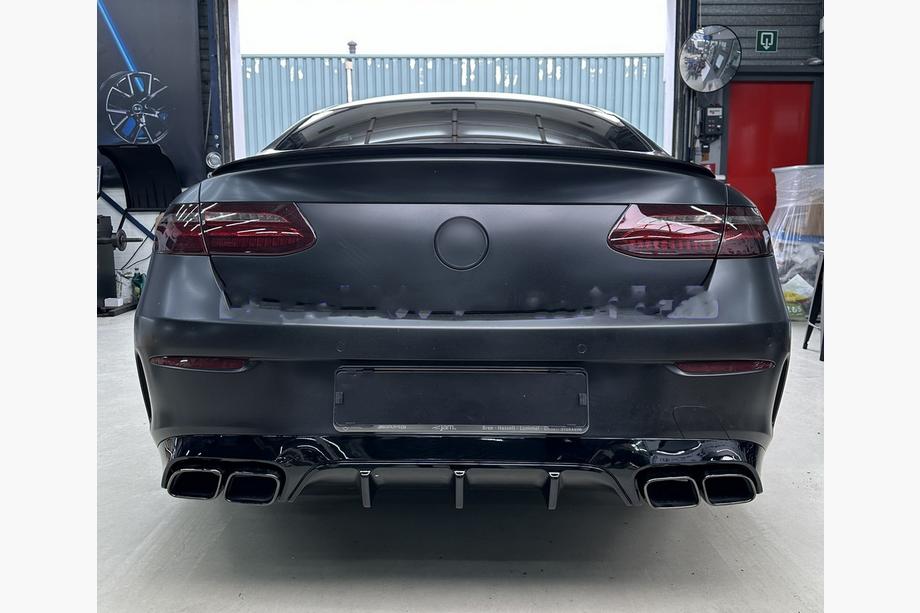 Mercedes E-class coupe C238 2016-2024 гг. Задний диффузор Black с насадками Black (Дизайн AMG63) Image