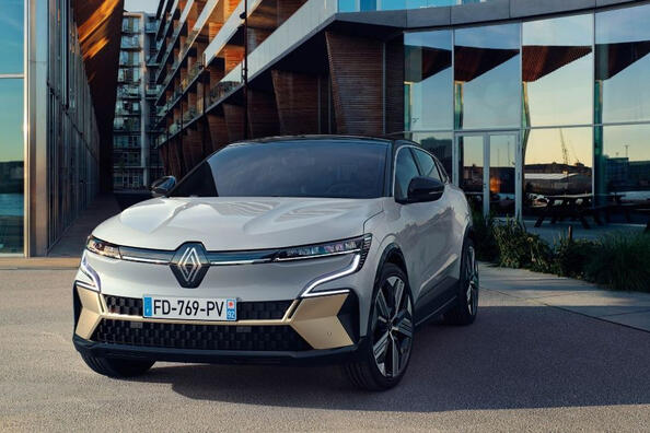 Обзор хэтчбека Renault Megane E-Tech Electric