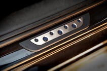 Накладки на пороги (Dotline, 4 шт., нержавейка) фото 4 Накладки на пороги (Dotline, 4 шт., нержавейка) фото 4