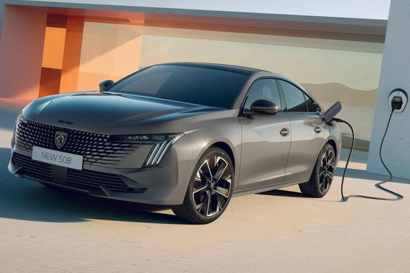 Обновленный Peugeot 508 2023: стильный французский седан фото 2