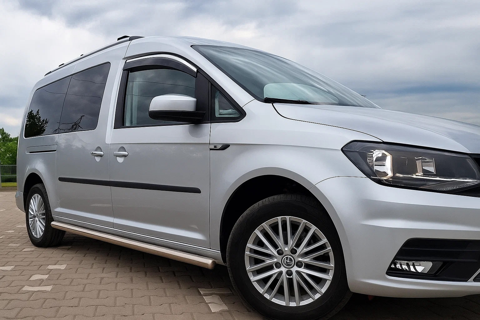 Вітровики з хромованим молдингом Niken Luxury (2 шт) для Volkswagen Caddy 2004-2010 рр