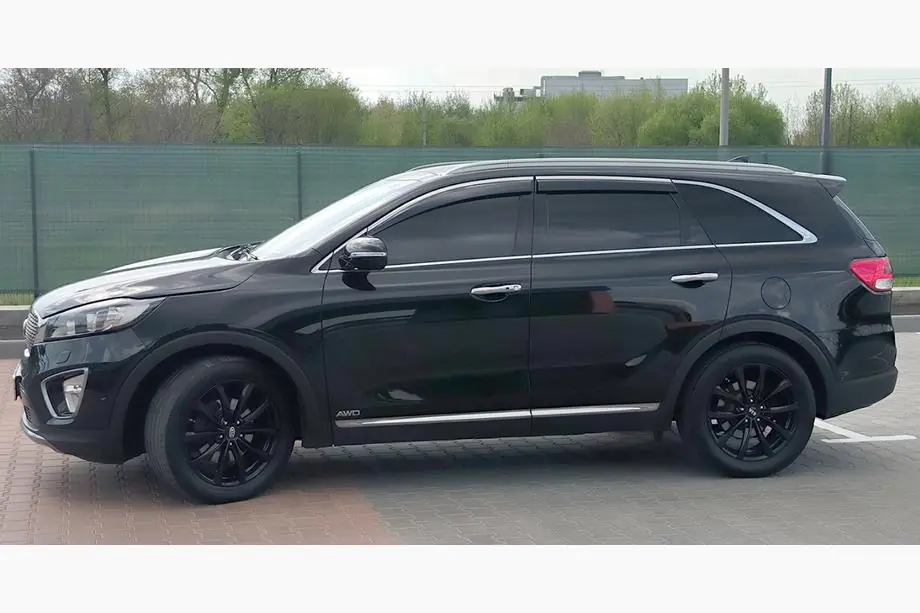 Kia Sorento III UM 2014-2020 гг. Ветровики с хромированным молдингом Niken Luxury (4 шт) Фото 4