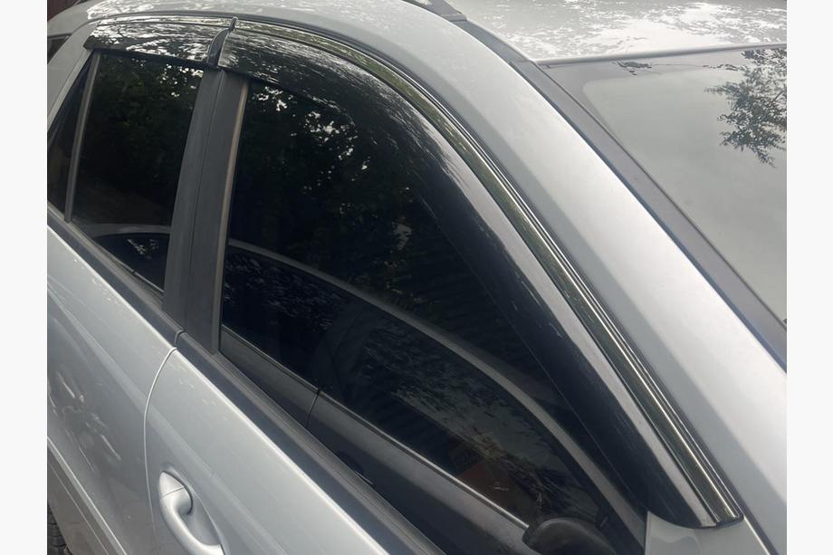 Mercedes ML W164 2005-2011 гг. Ветровики с хромированным молдингом Niken Luxury (4 шт) Фото 5